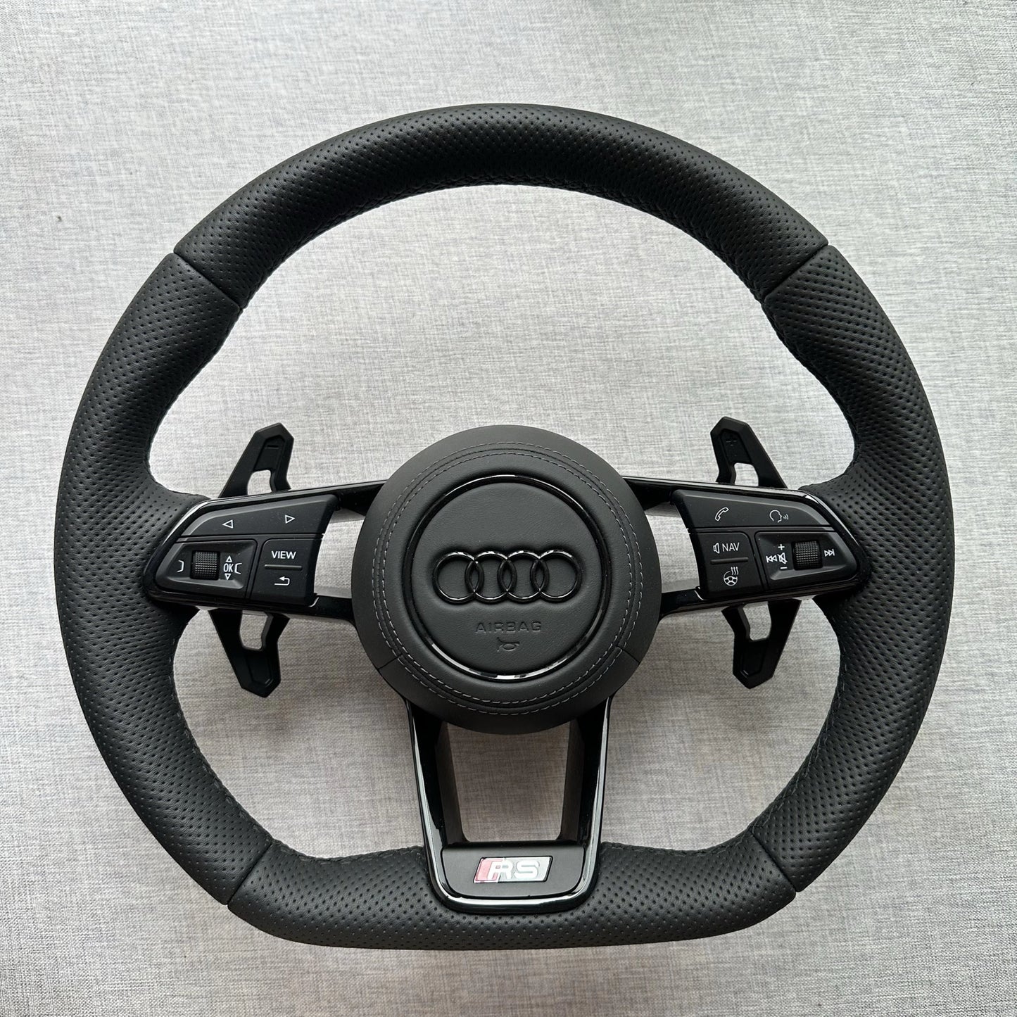Volant RS – Audi RS3 / TTRS / R8 – Cuir perforé